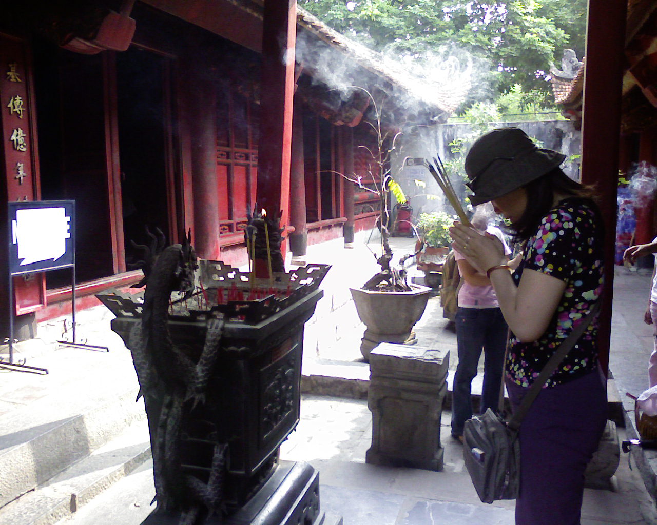 Buddhist Woman Worshipping.jpg