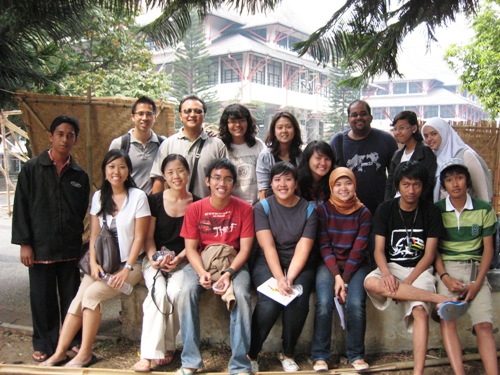 Engineering Students and Team.JPG