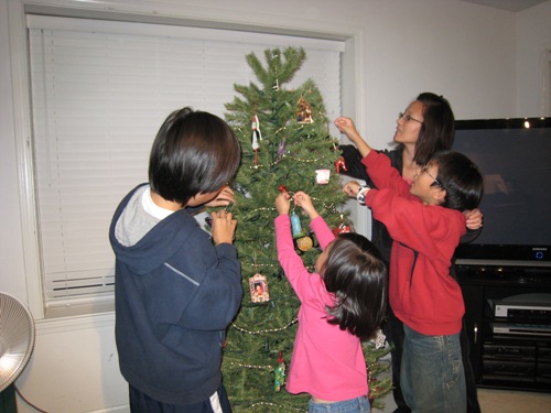 Putting up Ornaments.JPG