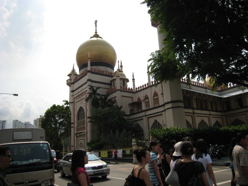 mosque-in-malay-town