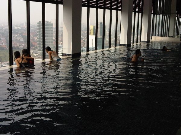 swimming-30th-floor